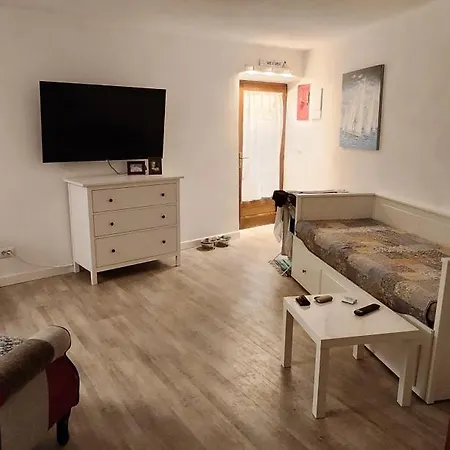 Apartman アパート カポリーヴェリ