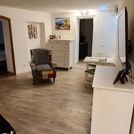Apartman アパート カポリーヴェリ